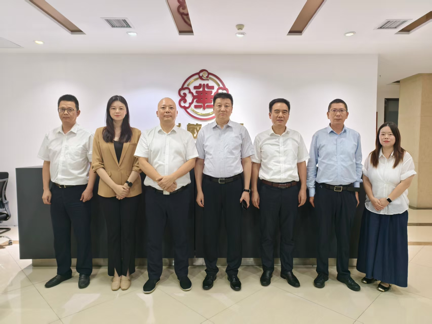 金融赋能《中国西部中医药战略储备库》农发行四川省分行 “组团” 行动！实地走进华敏国际